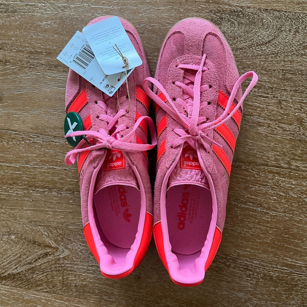Adidas Gazelles Beam Pink size 9